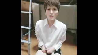 Handsome Japanese masturbation! At the end, stand up and ejaculate a lot! 002