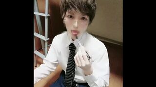 Ballpoint pen masturbation that boys with glasses can not stand while studying! 012