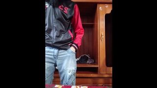 Jock Masturbates to Cumshot Hot Twink Porn