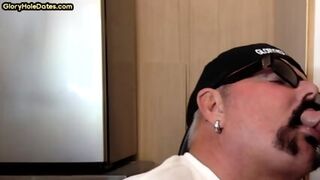 Gloryhole Gaydaddy In Closeup Takes Pecker In His Mouth