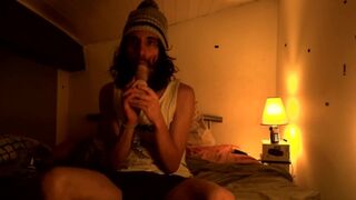 Dany x : play guitar or sextoy ?