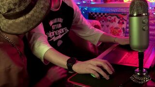 Passionate gamer and his friend (Casey Donovan & David Gallagher)