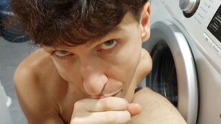 Young twink decides to take married man's huge cumshot on a bathroom floor while the wife is away