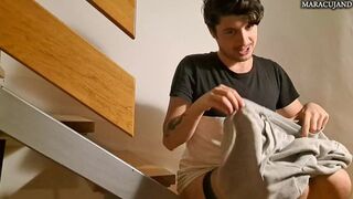 spogliati con me segaiolo mentre dialoghiamo parlando di cazzi (ITA)