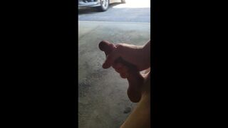 Twink boy jerking off and cuming at 3pm in public with the garage door open! Naked twink solo public