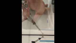 Getting fucked by a diodo in the tub.