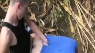 Frenchies Cum Among Corn