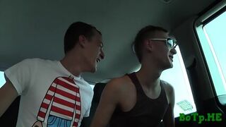Nasty Gay Dudes Fuck In A Car