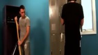 Bi Pornstar Gets Sucked