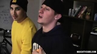 Muscle Gay Oral Sex With Cumshot