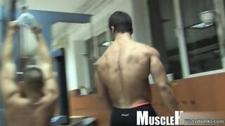 Muscle Bodybuilder Rimjob And Cumshot