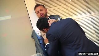 Muscle Gay Flip Flop And Cumshot