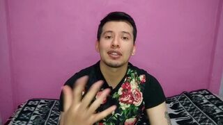 Activo maduro dotado de 21 cm se folla a escondidas a jovencito twink porque su mujer no le cumple