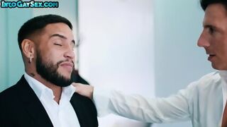 Muscled And Tattooed Stud Enjoys Bareback Anal With BF