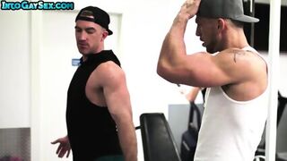 Gym Bottom Hunk Assfucked And Assrimmed At Public Gym
