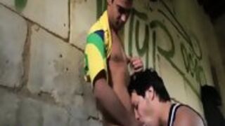 French Amateurs Suck Dick