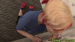 Gloryhole Sucked Tranny