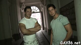 Muscle Hunk Gets Pounded