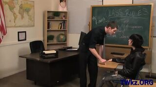 Teen Gay Reaches Orgasm Hardcore