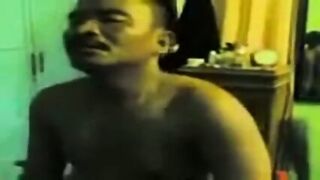 Gay Indo Bareback (Top Sambil Ngerokok)