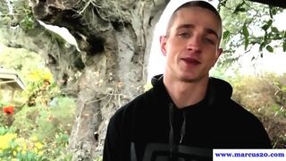 Muscular Amateur Hunk Pleasures Himself
