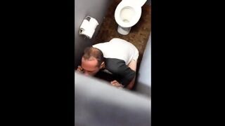 Gloryhole Auf Der Toilette