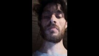 Kevin Pupuce Se Masturbe En Webcam Devant Une Fille De 12 Ans