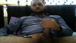 HORNY TURK CAM PHONE JACKOFF
