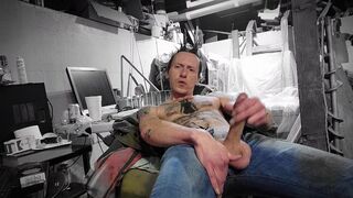 BEERMUNKIE TATTOOED WHITE BOY PUNK JERKS HIS HIGH COCK KINKY CLOUDY CLOSE UP IM GONNA CUMSHOT