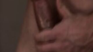 Straighty Massages Cock