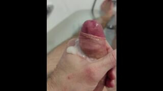Slow wank bath tub masturbation with cum at the end and close ups