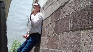 An office worker alone consoles himself in the alley of love for rabaerre