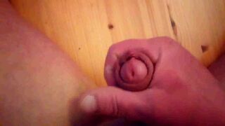 Masturbe (289) with one testicle