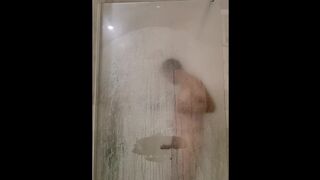 Dude jerk off in the shower