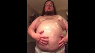 380 lb gainer oiling up belly, talking about night shakes and recent gains