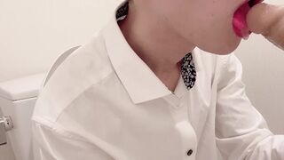 [BL] A handsome member of society who is asked to give a blow job in the bathroom