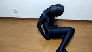 Abandoned by Zentai Mommy who can't take it off on its own