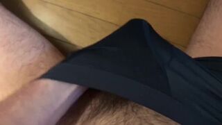 変態日本人男が情けない喘ぎ声出しながらパンツの中で寸止めオナニー #1