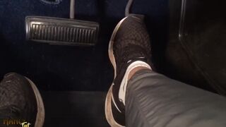 HARD STARTING BASTARD! - CLASSIC CAR PEDAL PUSHING - BIG V8 MUSCLE CAR - HEAD TURNER - CRANKING AWAY