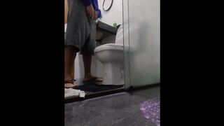 Bath and pee in the cold to warm up.