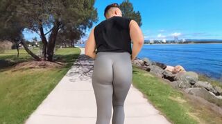 Big bubble butt in tight leggings jogging in public