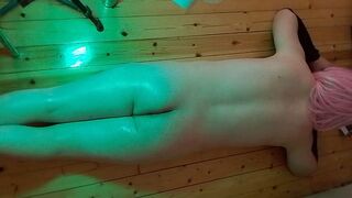 Swaying hips, sinful clips