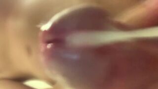 オナホールと手でカメラにぶっかけオナニー