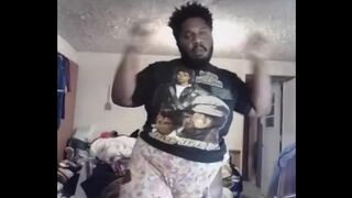 Pop that twerk video Khris Barbie