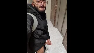 I GOT LOST IN THE ELEVATOR, SOMEONE HELP ME