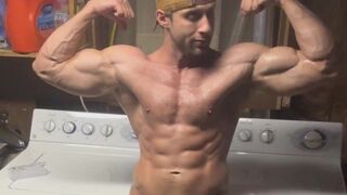 Dom King Muscle Jerk Flex '