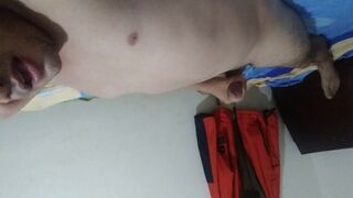 Que rico es pajearse hasta soltar toda la leche