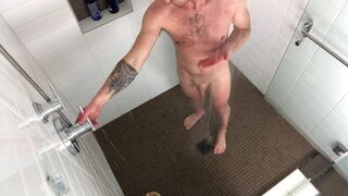 Using my friend's rain shower (top view)