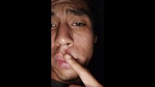 Llegando De Vender Las Donas, Me Pajeo Sentado...