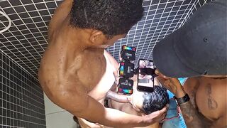 Behind the scenes of a porn scene, with the gifted black guy 24 cm Jhon Black and the naughty passive Roninhoboysp. Bareback scene.